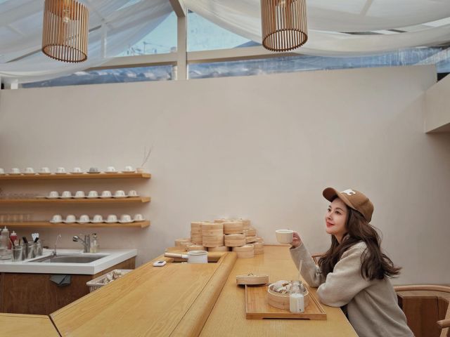 突然發現
能坐下來好好喝咖啡 吃早餐 下午茶 的時間不多了怕🐆#倒數10天
38W4D-
這間#益善洞 麵包店好好吃，麵包超新鮮軟嫩😋#首爾美食 #首爾咖啡廳 #首爾自由行 #首爾景點 #益善洞韓屋村 #益善洞咖啡廳